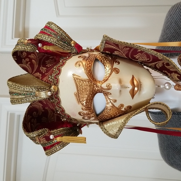 Beautiful Italian made Mask - Picture 3 of 7